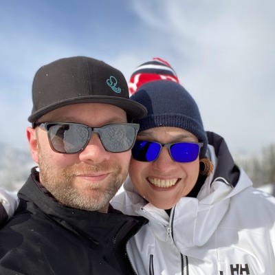 Troy and Desiree out skiing together